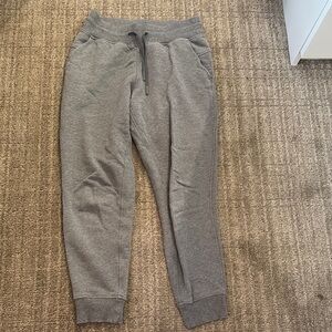 Women’s LULU joggers!